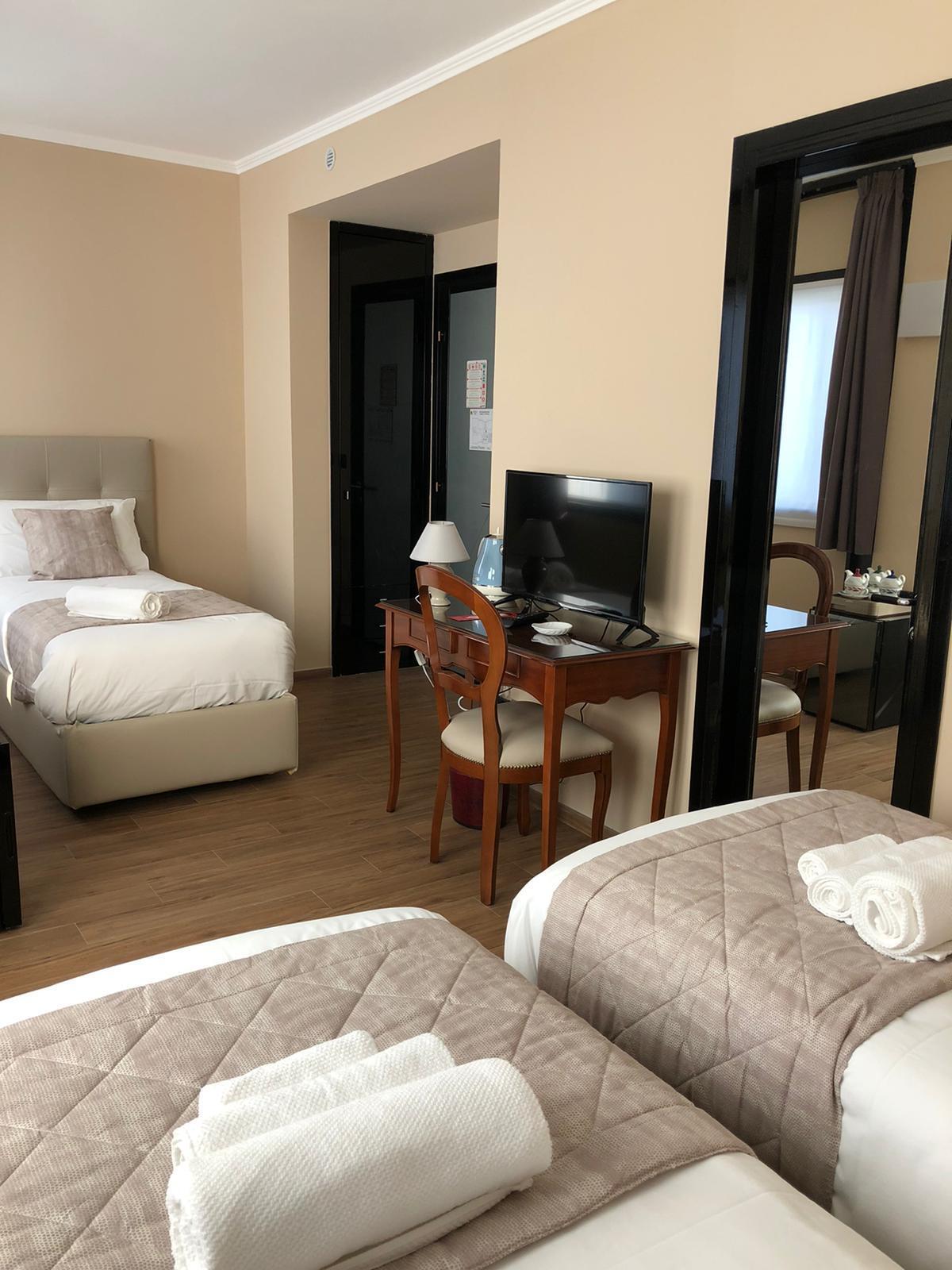 Hotel Valentino Du Parc Turin Bilik gambar